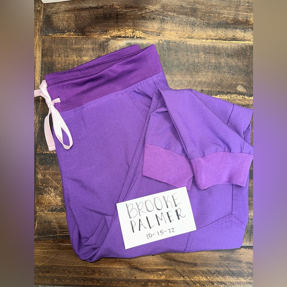 Figs Ultra Violet Zamora